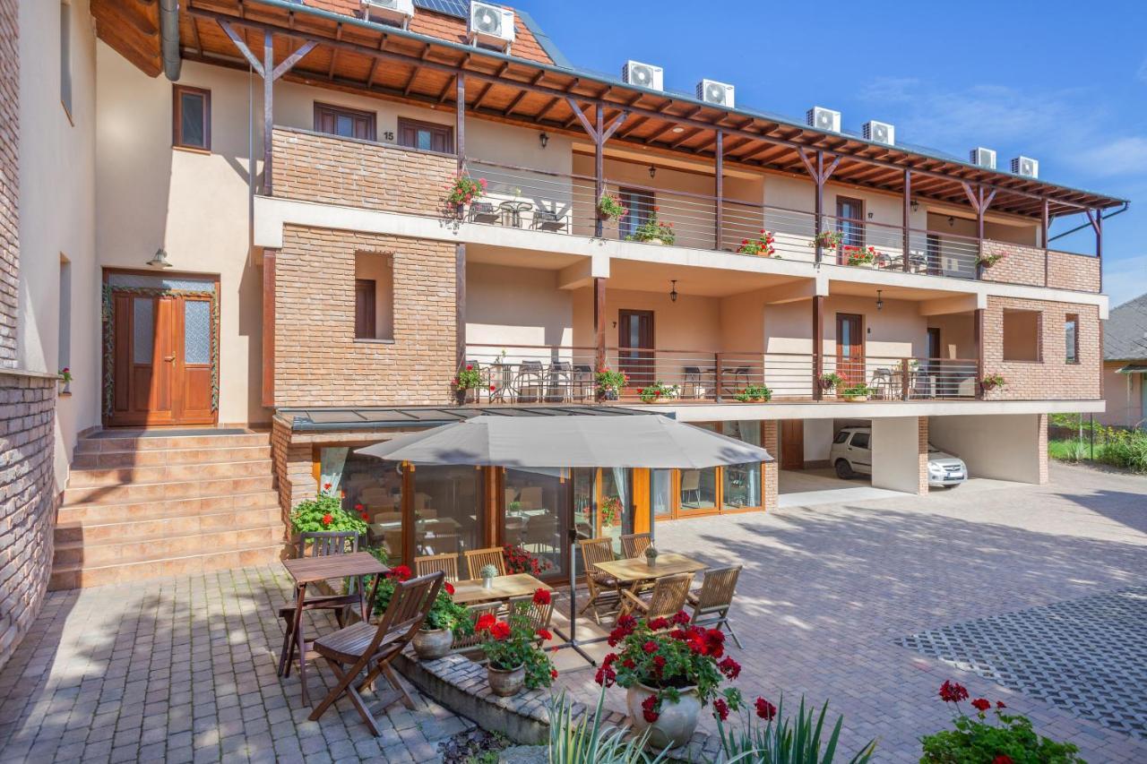 Vegvar Spa Apartman غيولا المظهر الخارجي الصورة